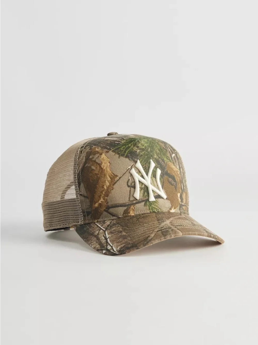’47 Brand MLB New York Yankees Camo Hitch Trucker Hat Snapback Baseball Cap.